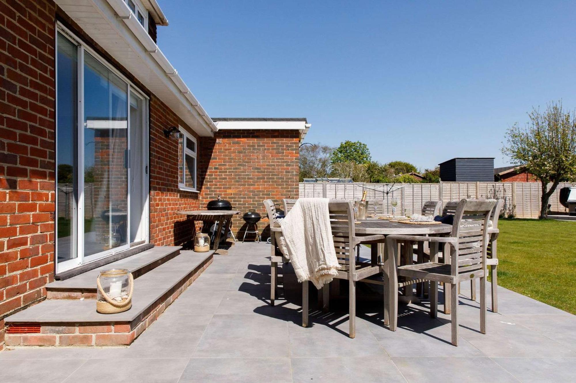 Spacious Home For 8 In Witterings - Walk To Beach East Wittering Eksteriør billede