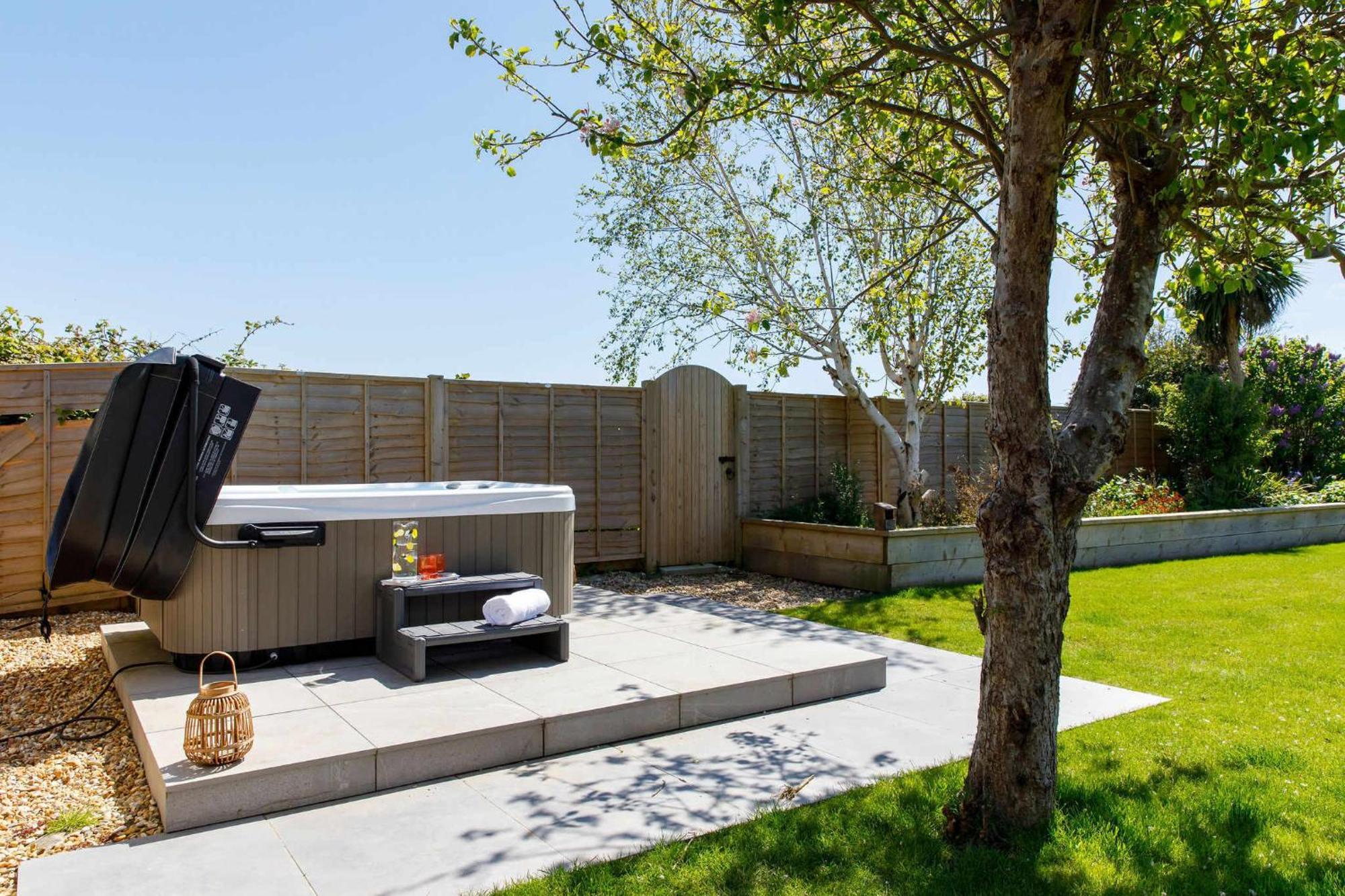 Spacious Home For 8 In Witterings - Walk To Beach East Wittering Eksteriør billede