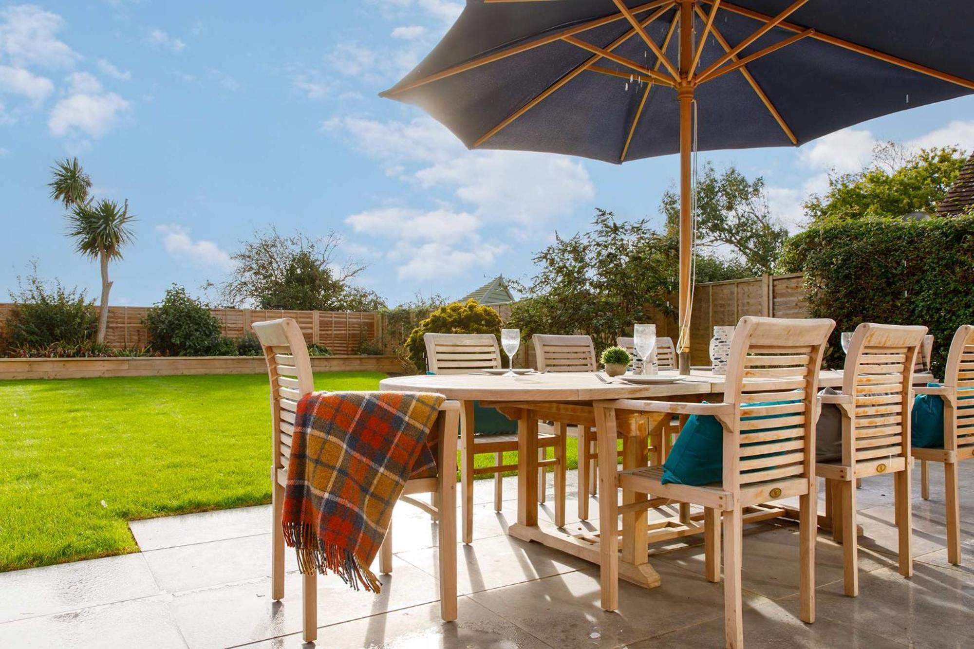 Spacious Home For 8 In Witterings - Walk To Beach East Wittering Eksteriør billede